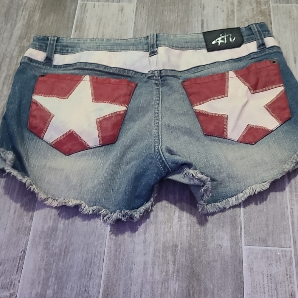 Womens Authentic Icon blue denim shorts 5 pocket with stars size 28 - Picture 2 of 7